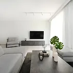 Icon Urban Living 4*