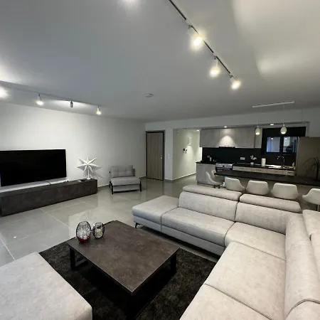 Icon Urban Living 4*