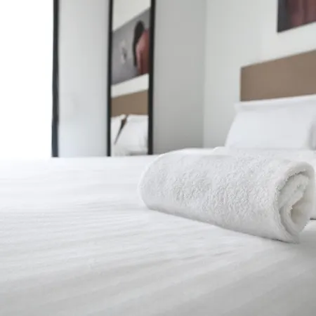 Icon Urban Living 4*