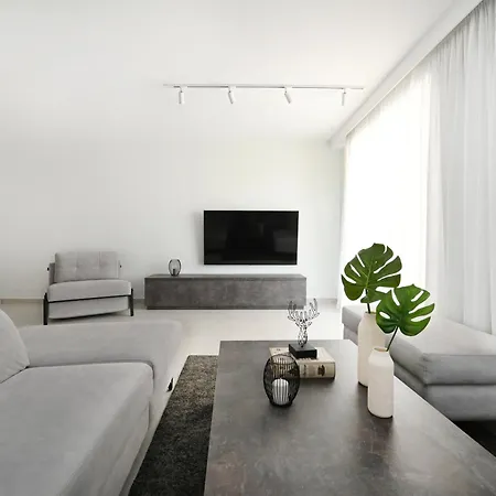 Icon Urban Living 4*