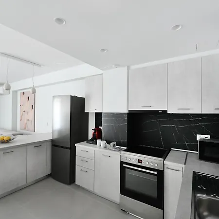 Icon Urban Living Couette-café