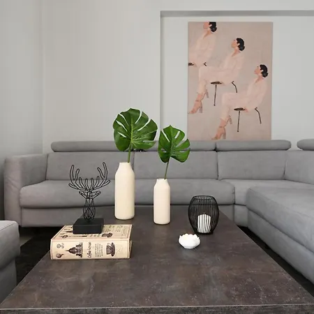 Icon Urban Living Couette-café
