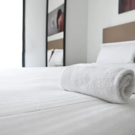 Icon Urban Living 4*