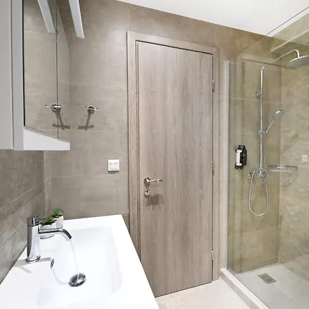 Icon Urban Living 4*