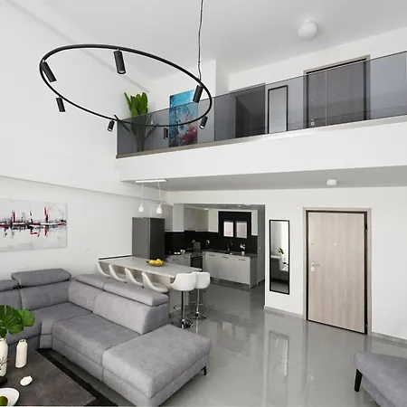 Icon Urban Living 4*