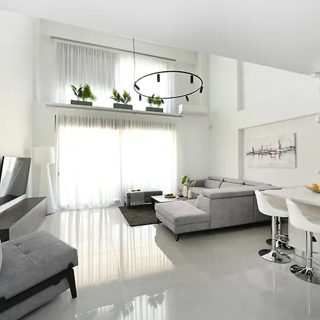 Icon Urban Living Couette-café