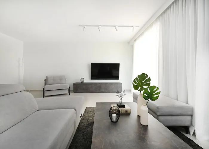 Icon Urban Living 4*