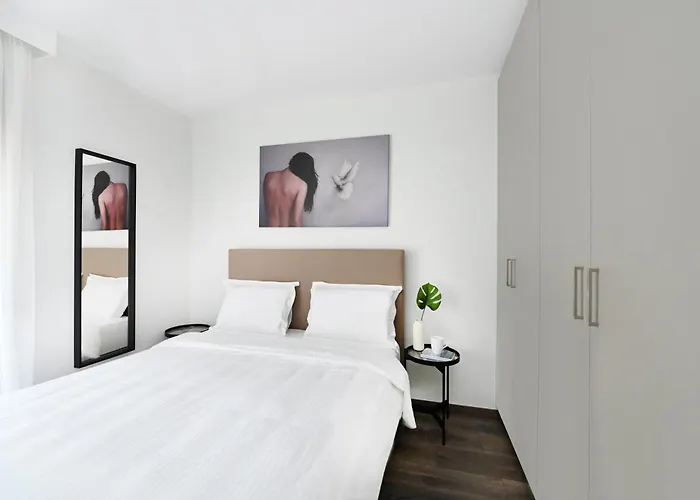 Icon Urban Living 4*