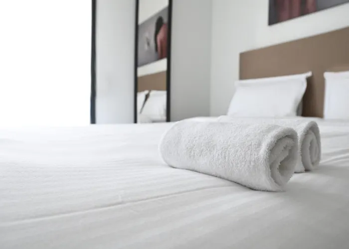 Icon Urban Living 4*