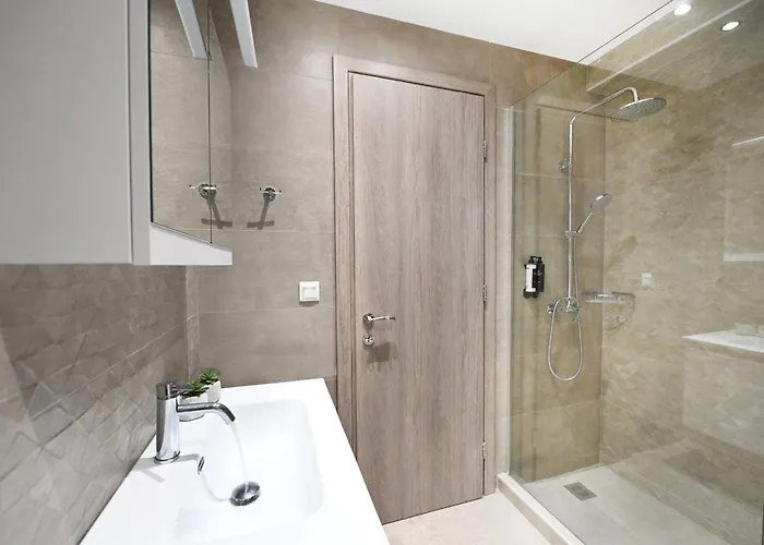 Icon Urban Living 4*